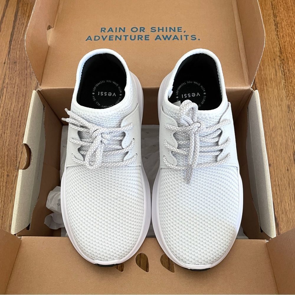 NIB Vessi Everyday Sneaker Pearl White Size 5